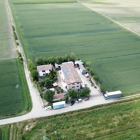 La Corte Di Adelina Ravarino