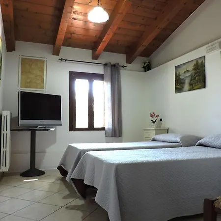 La Corte Di Adelina Bed & Breakfast *