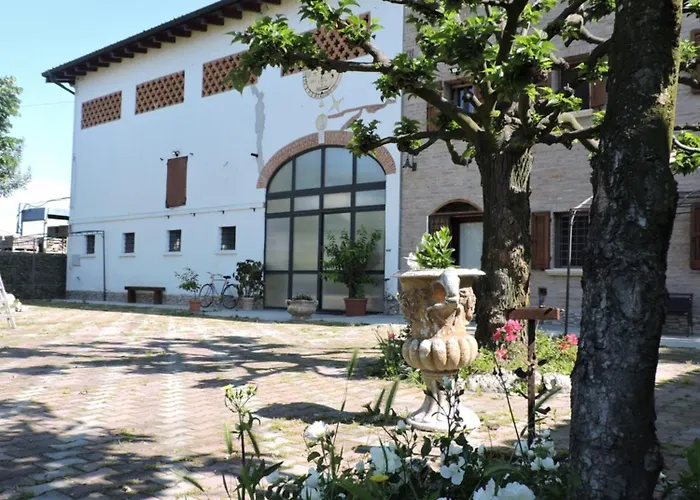 Bed & Breakfast La Corte Di Adelina *