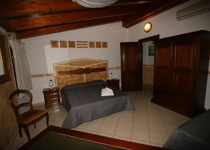 La Corte Di Adelina Bed & Breakfast *